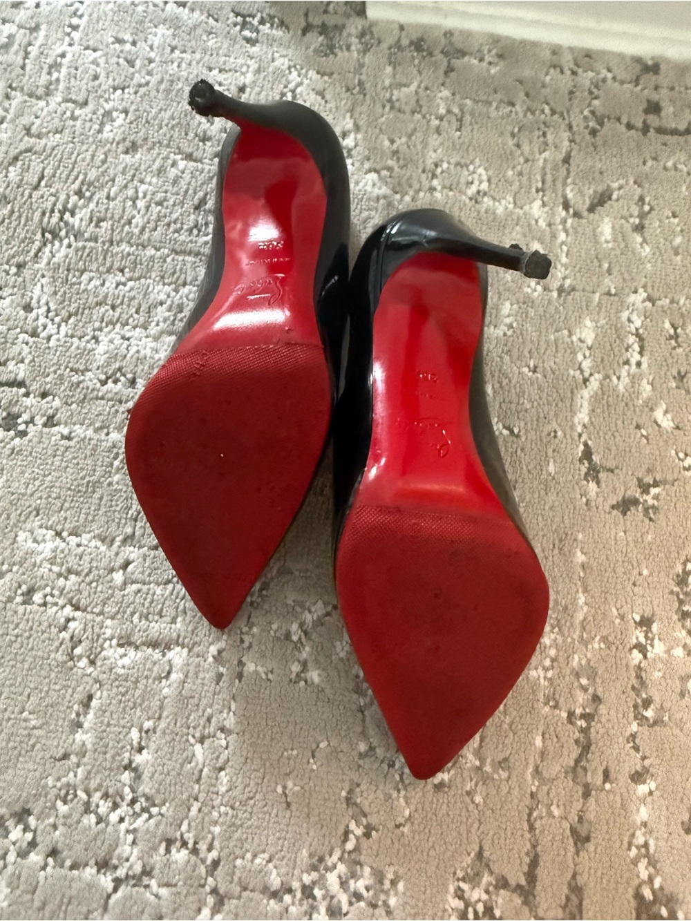 Christian Louboutin Black Patent Pointed Pumps with Red Soles - Picture 2 of 5